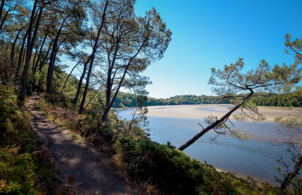 Guidel, chemin sur la Laïta vue sur rivière et bancs de sable