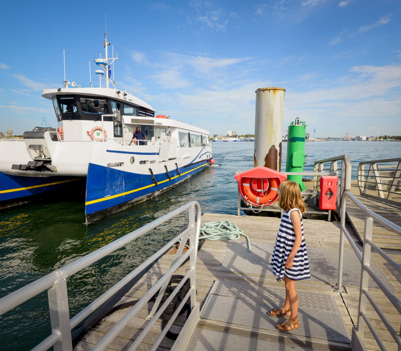 Embarcadère pour prendre le bateau bus au port de Pen Mané à Locmiquélic (Morbihan)