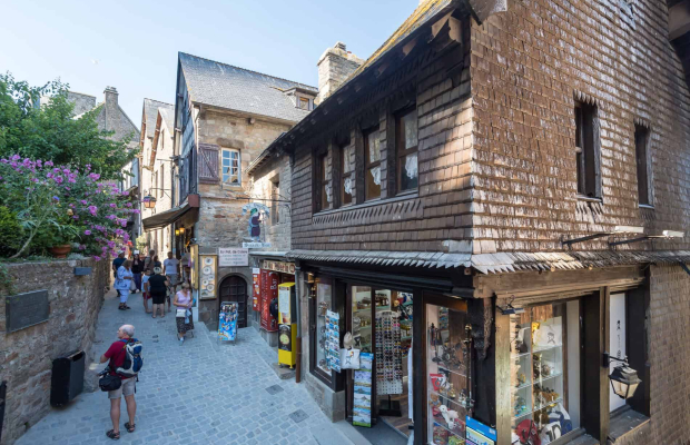 Ruelle et boutiques au Mont Saint-Michel
