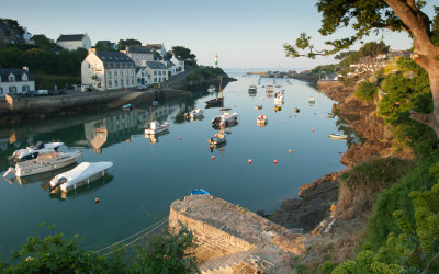 Port de Doëlan au lever du jour, à Quimperlé Terre Océane (Finistère)