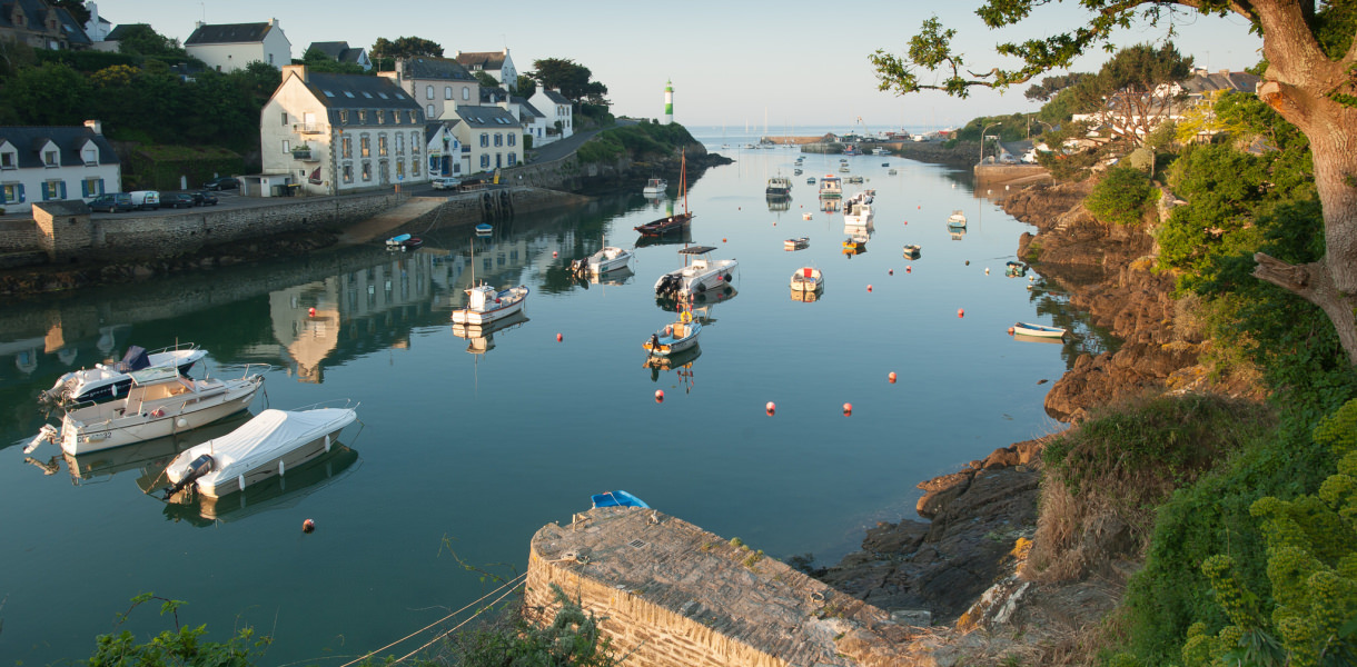 Port de Doëlan au lever du jour, à Quimperlé Terre Océane (Finistère)