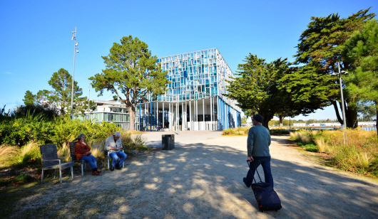 Esplanade du Péristyle et Maison de l'Agglomération à Lorient (Morbihan)