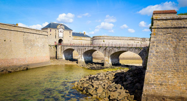 Extérieur de la citadelle de Port-Louis