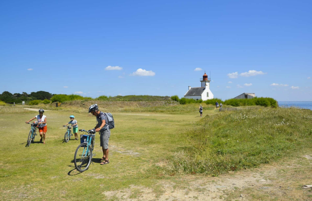 Ile de Groix, famille sur La Pointe des Chats