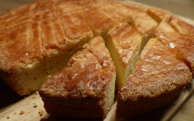 Recette du gâteau breton, typique de la gastronomie en Bretagne (Morbihan)