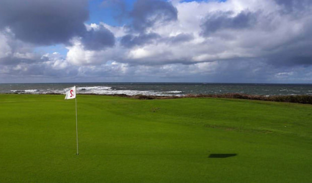 parcours de golf face à la mer à Ploemeur