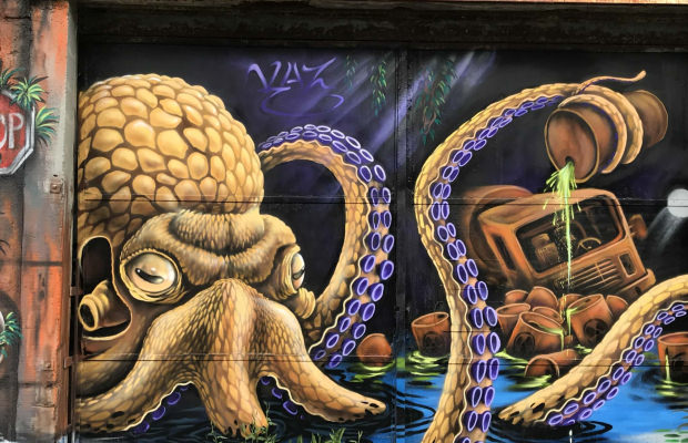 Graff d'une pieuvre par KAZ au Port de pêche de Lorient (Morbihan)