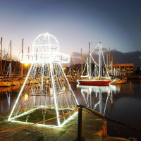 Illuminations de Noël sur les voiliers du port de plaisance de Lorient