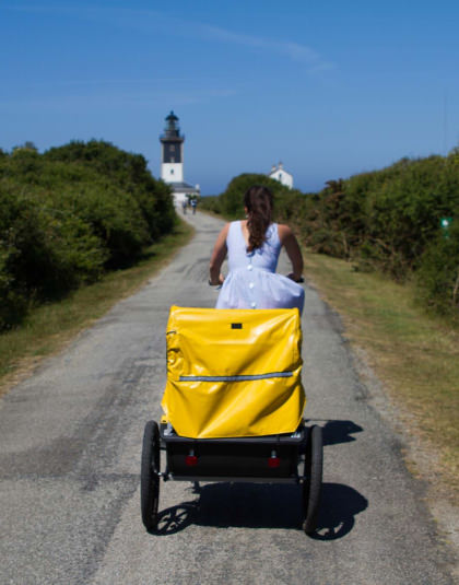 Balade au vélo sur l'île de Groix, vers le phare de Pen Men - © Thomas DEREGNIEAUX - LBST