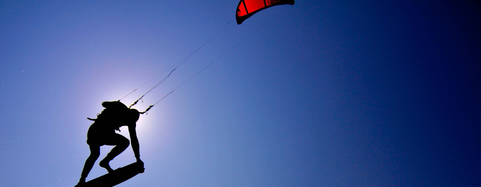 Envolée de kitesurf à Lorient Bretagne Sud (Morbihan)