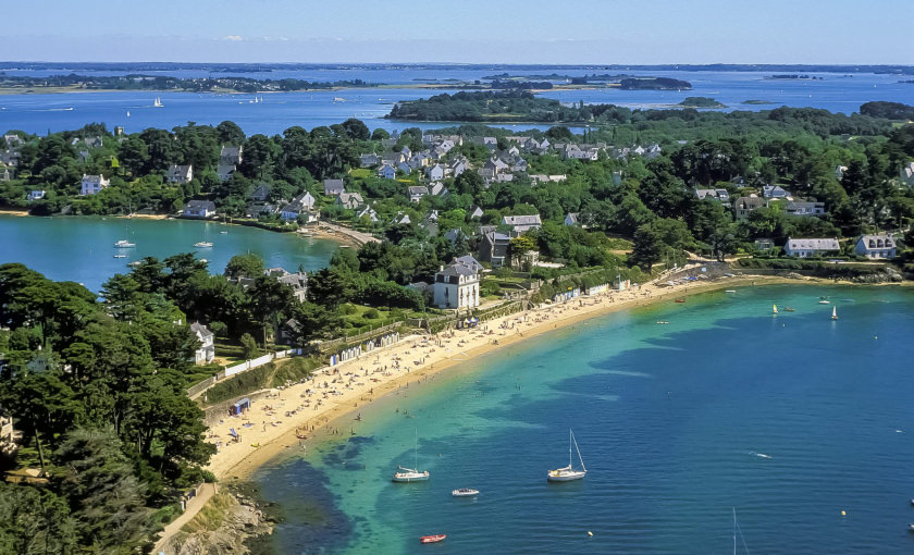 La Grande Plage de l'ïle aux Moines dans le Golfe du Morbihan (Bretagne Sud)