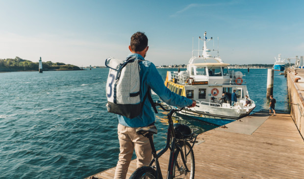 Embarquement bateau-bus à Lorient (Morbihan)