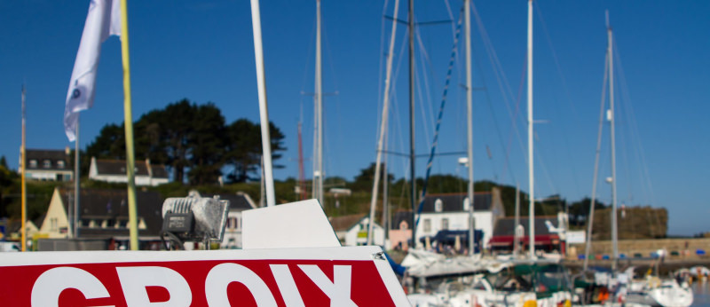 Gros plan sur le bateau de la compagnie Escal'Ouest à Port-Tudy, Groix.