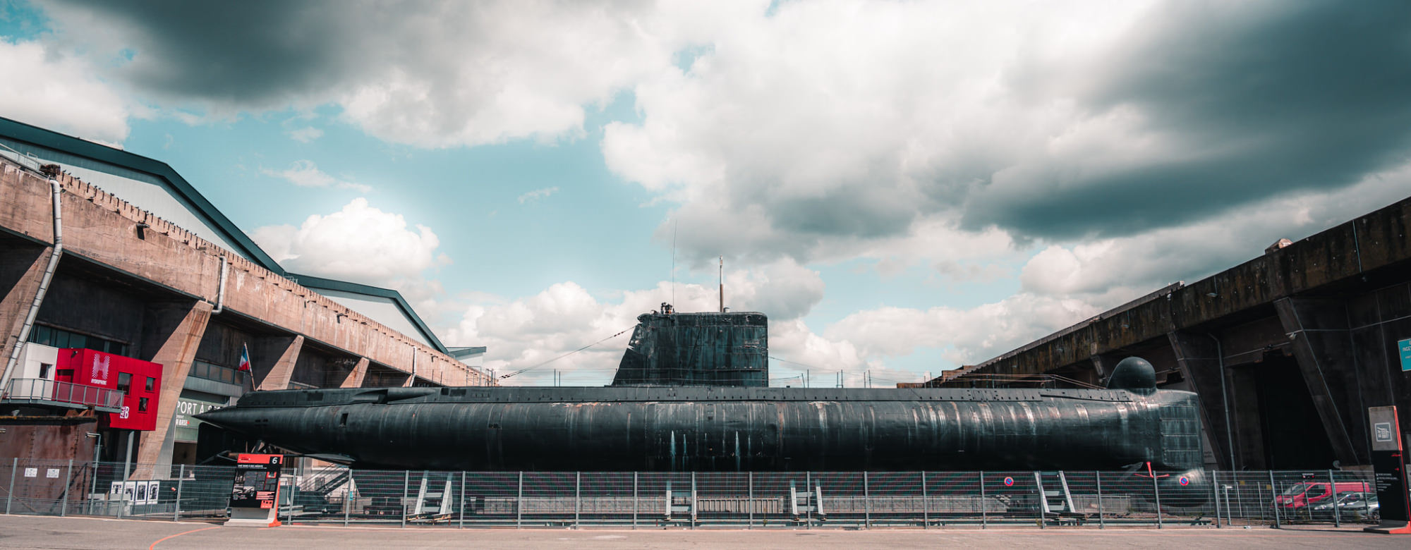 Le sous-marin Flore S645 à Lorient La Base (Morbihan)