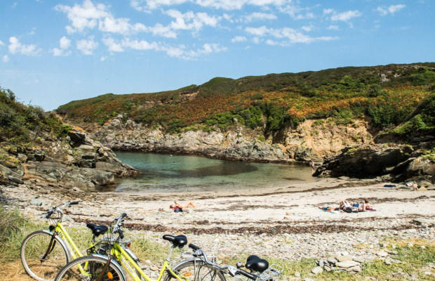Louez un vélo pour découvrir les criques de l'île de Groix (Morbihan)