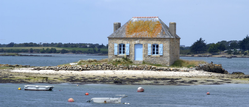 Maison de l'Ilot Nichtarguer sur la rivière d'Etel.