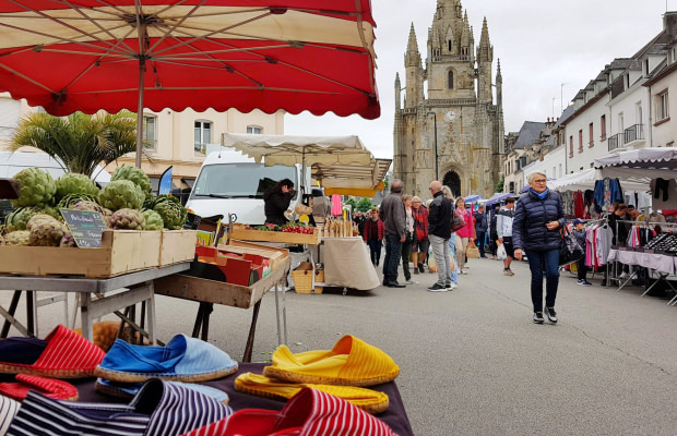 Le marché d'Hennebont : historiquement l'un des plus grands marchés de Bretagne.