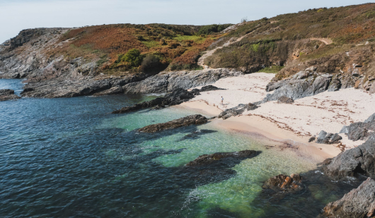 Petites criques sur la façade Sud de l'île de Groix, du côté de Locqueltas (Morbihan) - ©Thibault Poriel - LBST