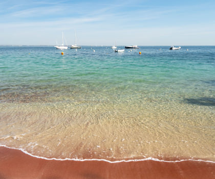 Palette de couleurs sur la plage des Sables Rouges à l'île de Groix (Morbihan)