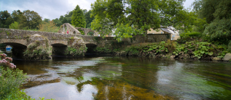 Le Pont Saint-Jean, construit entre le 16e et le 18e siècle, sur le tracé d'une ancienne voie romaine.