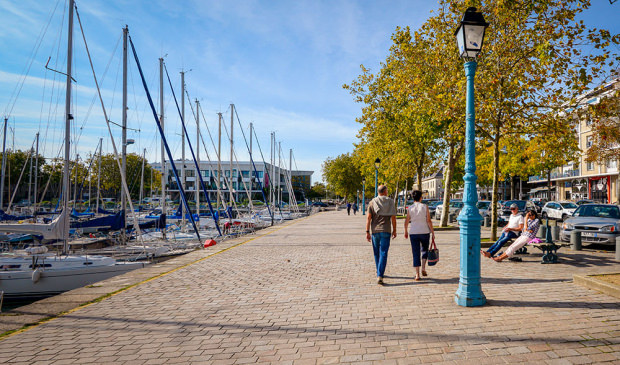 Balade sur le Quai des Indes au centre-ville de Lorient (Morbihan)
