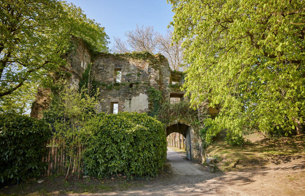 Ruines du château de Rochefort-en-Terre, dans le Morbihan (Bretagne Sud)