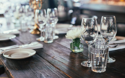 Table de restaurant - ©Shutterstock - LBST