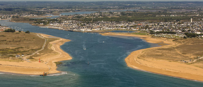 Vue aérienne de l'embouchure de la Ria d'Etel, en Bretagne Sud (Morbihan)
