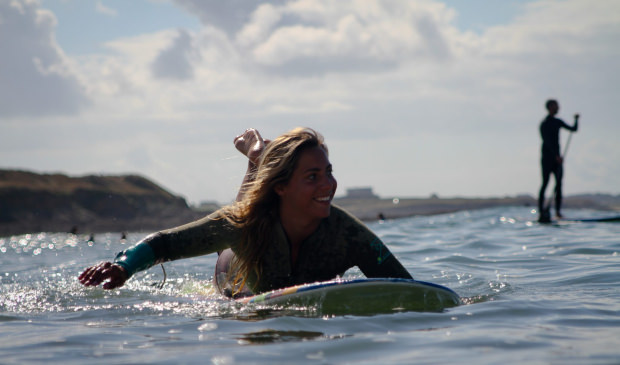 Guidel, Surfeuse en longboard