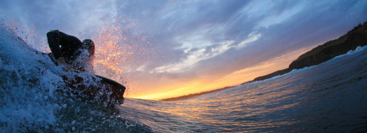Surfeur au coucher du soleil, Guidel