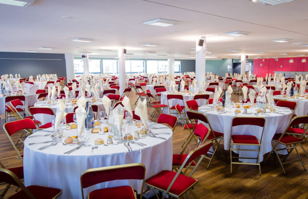 Table de repas du palais des Congrès de Lorient