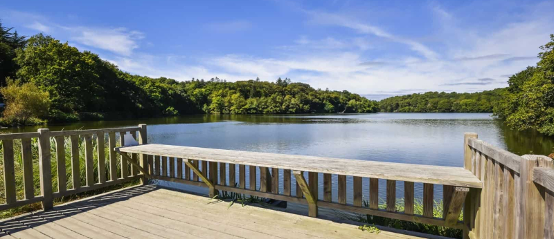 Terrasse sur l'étang du Ter, Ploemeur (Morbihan)