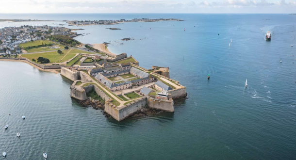 Vue aérienne de la citadelle de Port-Louis - ©Thibault Poriel - LBST