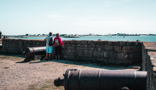 Vue sur la rade de Lorient depuis les remparts de la Citadelle de Port-Louis (Morbihan)
